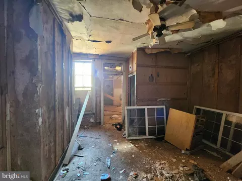 Entry Way - 1807 E North Ave, Baltimore, MD 21213 photo 3 of 9