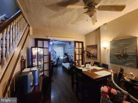 Entry Way - 2911 Mcelderry St, Baltimore, MD 21205 photo 2 of 8