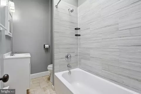 Bath - 5 S Wickham Rd, Baltimore, MD 21229 photo 1 of 1