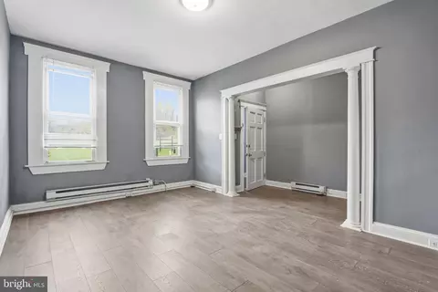 Living - 5 S Wickham Rd, Baltimore, MD 21229 photo 1 of 3