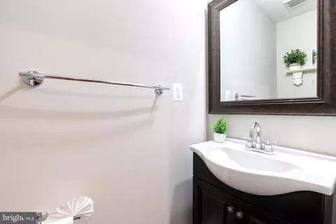 Bath - 542 S Lehigh St, Baltimore, MD 21224 photo 1 of 3
