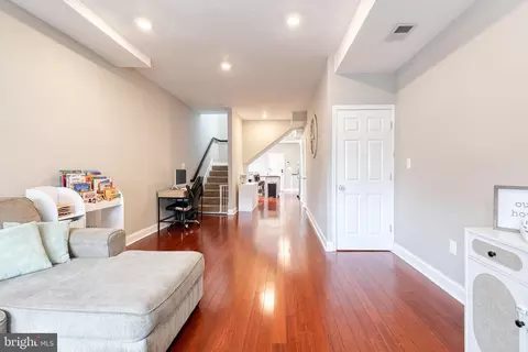 Entry Way - 542 S Lehigh St, Baltimore, MD 21224 photo 1 of 6