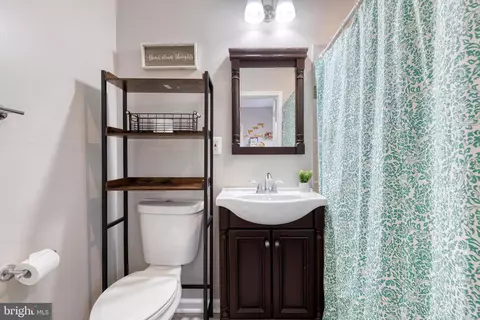 Bath - 542 S Lehigh St, Baltimore, MD 21224 photo 3 of 3