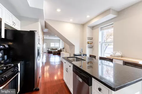 Entry Way - 542 S Lehigh St, Baltimore, MD 21224 photo 5 of 6