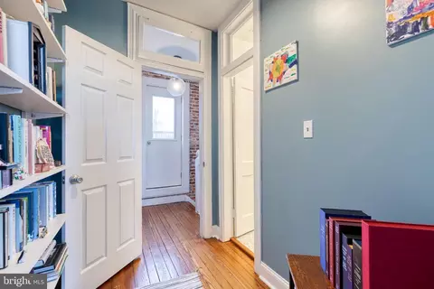 Entry Way - 1509 S Charles St, Baltimore, MD 21230 photo 3 of 6