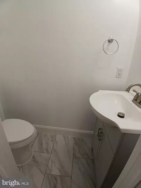 Bath - 5505 Tramore Rd, Baltimore, MD 21214 photo 4 of 4