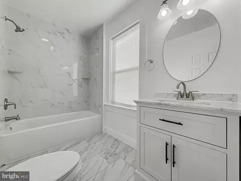 Bath - 5505 Tramore Rd, Baltimore, MD 21214 photo 2 of 4