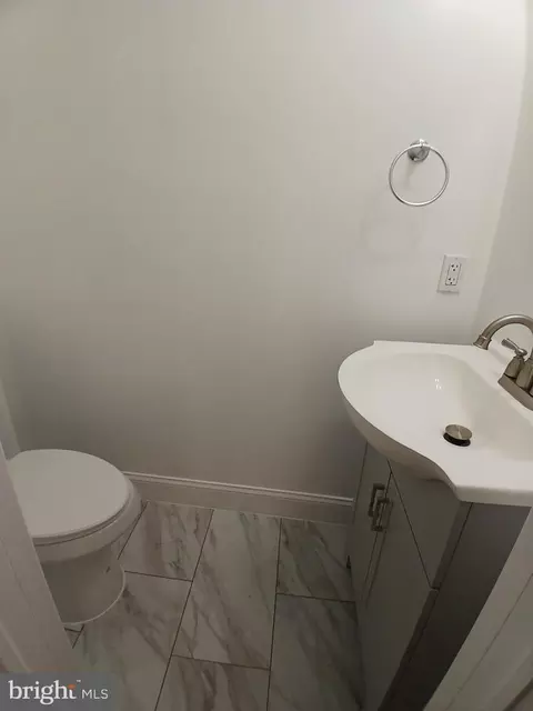 Bath - 5505 Tramore Rd, Baltimore, MD 21214 photo 1 of 4