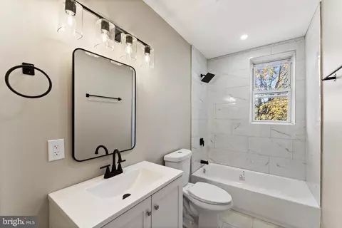 Bath - 602 Denison St, Baltimore, MD 21229 photo 1 of 3