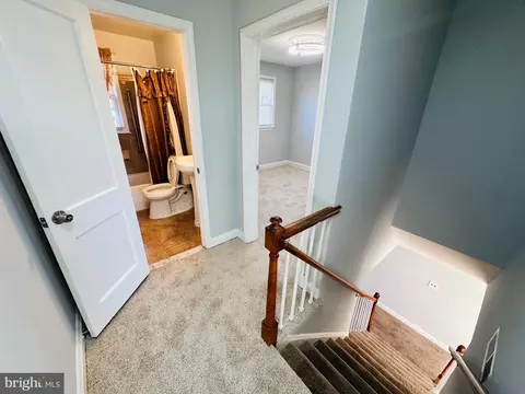 Entry Way - 4728 Chatford Ave, Baltimore, MD 21206 photo 3 of 5