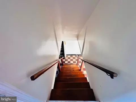 Entry Way - 4728 Chatford Ave, Baltimore, MD 21206 photo 5 of 5
