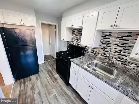 Kitchen - 4728 Chatford Ave, Baltimore, MD 21206 photo 2 of 2