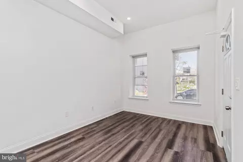 Entry Way - 1315 Harlem Ave, Baltimore, MD 21217 photo 3 of 19