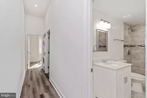 Entry Way - 1315 Harlem Ave, Baltimore, MD 21217 photo 4 of 19