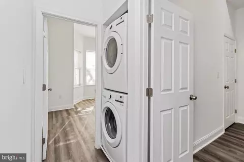 Entry Way - 1315 Harlem Ave, Baltimore, MD 21217 photo 6 of 19