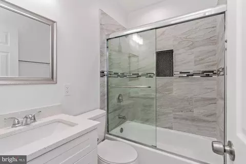 Bath - 1315 Harlem Ave, Baltimore, MD 21217 photo 3 of 4