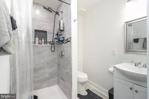 Bath - 1315 Harlem Ave, Baltimore, MD 21217 photo 4 of 4