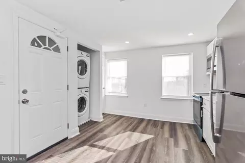 Entry Way - 1315 Harlem Ave, Baltimore, MD 21217 photo 12 of 19