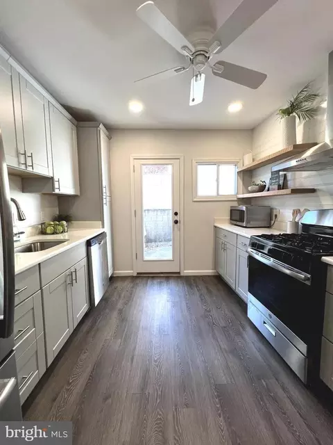 Kitchen - 324 S Castle St, Baltimore, MD 21231 photo 3 of 3
