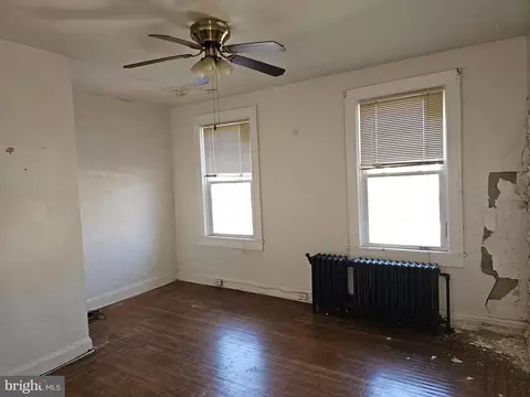 Bedroom - 3239 Dudley Ave, Baltimore, MD 21213 photo 2 of 2