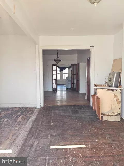 Entry Way - 3239 Dudley Ave, Baltimore, MD 21213 photo 4 of 9