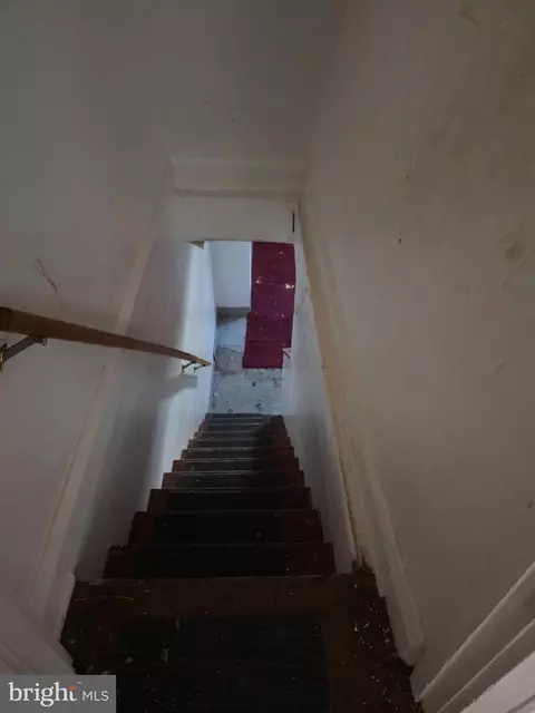 Entry Way - 3239 Dudley Ave, Baltimore, MD 21213 photo 8 of 9