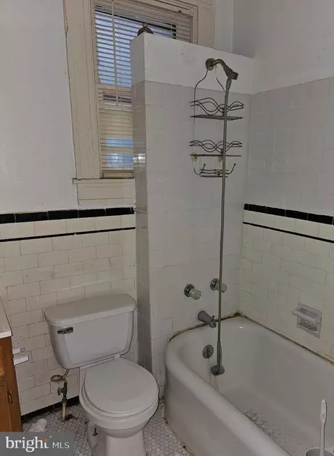Bath - 3239 Dudley Ave, Baltimore, MD 21213 photo 1 of 2