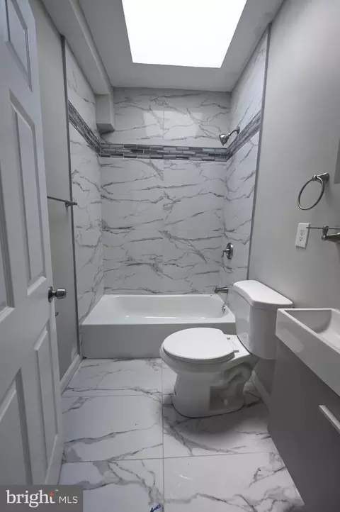 Bath - 3303 Westerwald Ave, Baltimore, MD 21218 photo 2 of 3