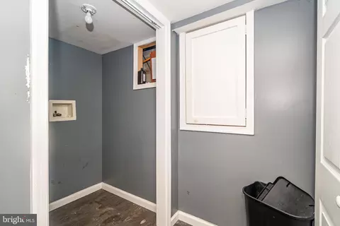 Entry Way - 3306 Walbrook Ave, Baltimore, MD 21216 photo 8 of 10