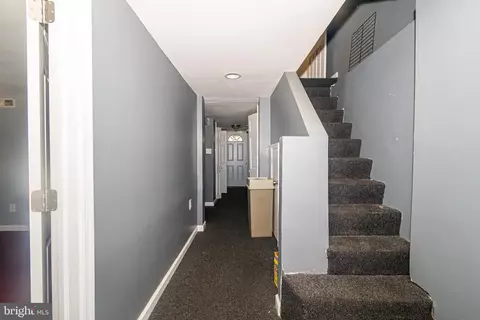 Entry Way - 3306 Walbrook Ave, Baltimore, MD 21216 photo 6 of 10