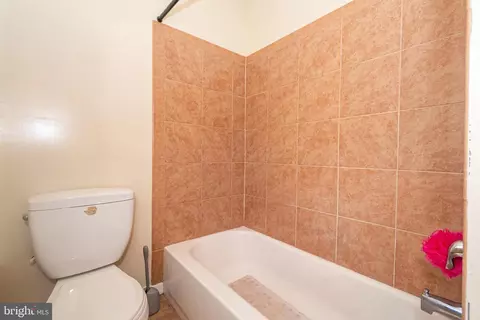 Bath - 3306 Walbrook Ave, Baltimore, MD 21216 photo 1 of 3