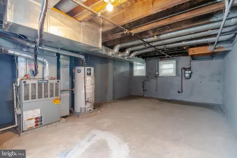 Entry Way - 1137 N Mount St, Baltimore, MD 21217 photo 3 of 3