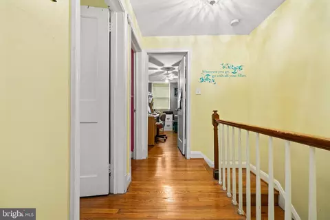 Entry Way - 2107 Echodale Ave, Baltimore, MD 21214 photo 3 of 4