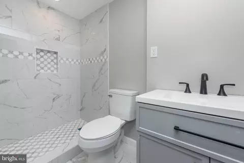 Bath - 1715 E Oliver St, Baltimore, MD 21213 photo 4 of 5