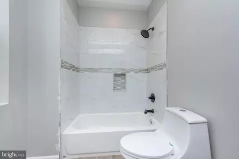 Bath - 1715 E Oliver St, Baltimore, MD 21213 photo 3 of 5