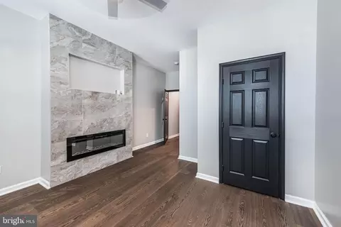 Entry Way - 1715 E Oliver St, Baltimore, MD 21213 photo 6 of 10
