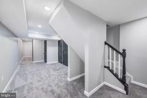 Entry Way - 1715 E Oliver St, Baltimore, MD 21213 photo 8 of 10