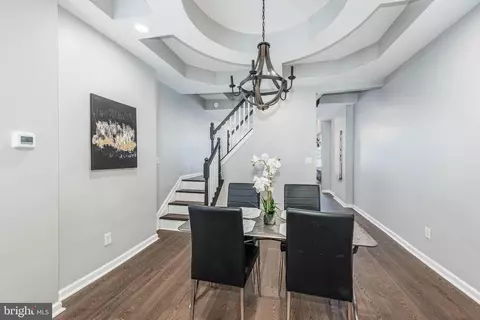 Entry Way - 1715 E Oliver St, Baltimore, MD 21213 photo 2 of 10