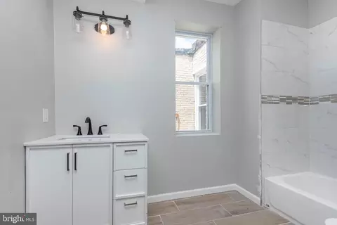 Bath - 1715 E Oliver St, Baltimore, MD 21213 photo 2 of 5
