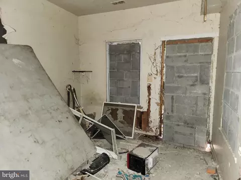Entry Way - 1627 Mosher St, Baltimore, MD 21217 photo 1 of 7