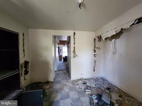 Entry Way - 1627 Mosher St, Baltimore, MD 21217 photo 7 of 7