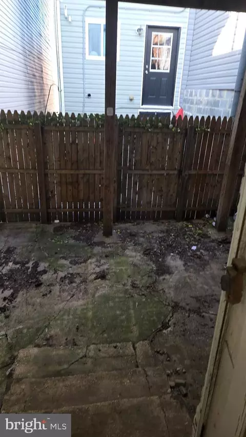 1736 Westphal Pl, Baltimore, MD 21230 photo 2