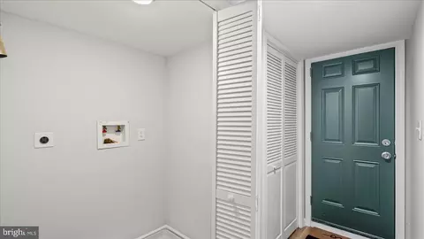 Entry Way - 3223 Spaulding Ave, Baltimore, MD 21215 photo 12 of 16