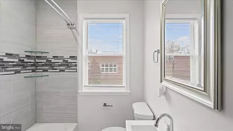 Bath - 3223 Spaulding Ave, Baltimore, MD 21215 photo 4 of 4