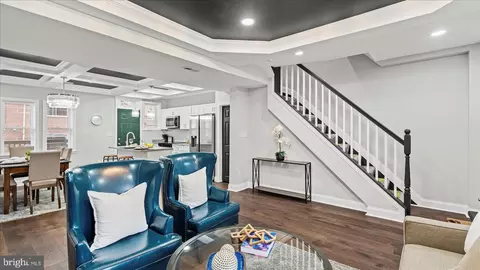 Entry Way - 3223 Spaulding Ave, Baltimore, MD 21215 photo 3 of 16
