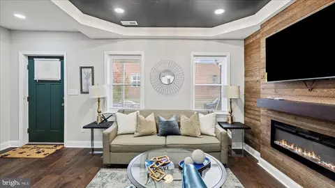 Entry Way - 3223 Spaulding Ave, Baltimore, MD 21215 photo 2 of 16