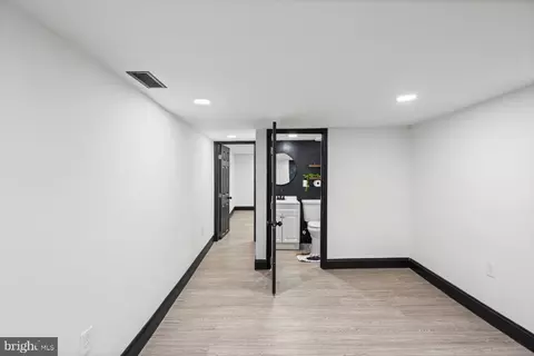Entry Way - 5823 Ethelbert Ave, Baltimore, MD 21215 photo 6 of 7