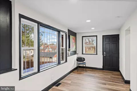 Entry Way - 5823 Ethelbert Ave, Baltimore, MD 21215 photo 4 of 7