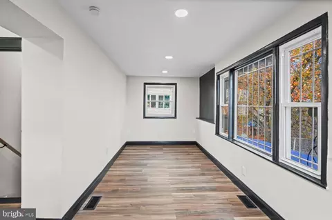 Entry Way - 5823 Ethelbert Ave, Baltimore, MD 21215 photo 5 of 7