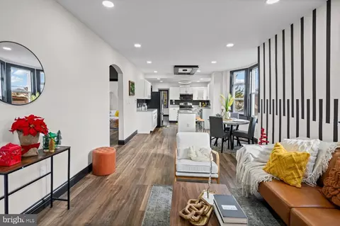 Entry Way - 5823 Ethelbert Ave, Baltimore, MD 21215 photo 1 of 7